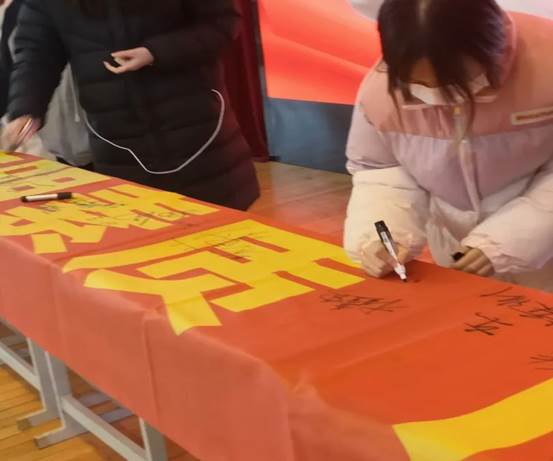 说明: 图示, 示意图

中度可信度描述已自动生成:ver1